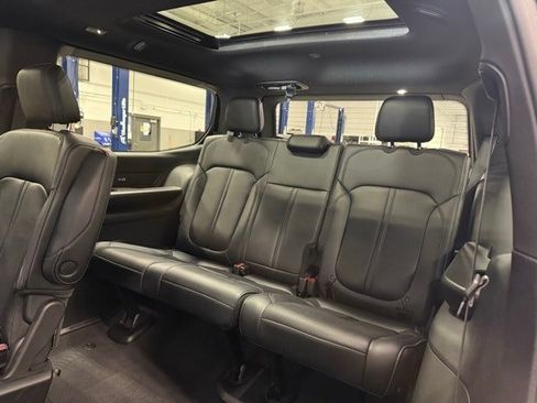 New 2025 Jeep Wagoneer Series III w/ Premium Group I image 24