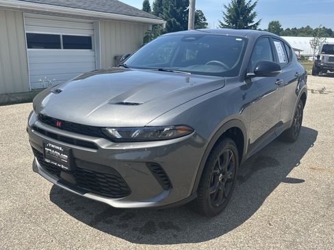 Used 2024 Dodge Hornet GT w/ GT Blacktop Package AWD/4WD image 9
