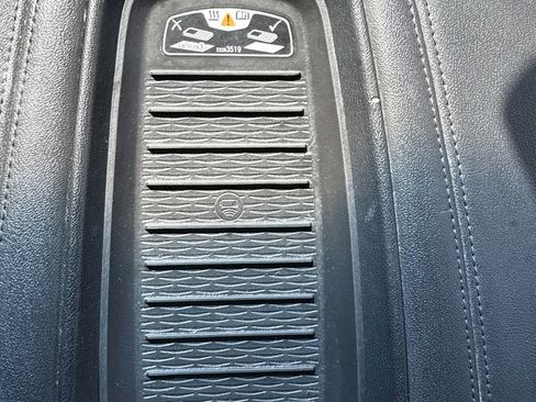 Used 2019 Cadillac Escalade ESV Luxury image 36