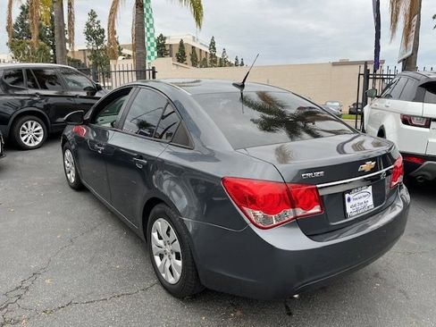 Used 2013 Chevrolet Cruze LS image 8