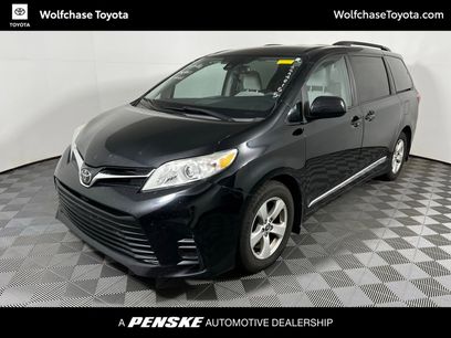 Used 2018 Toyota Sienna LE