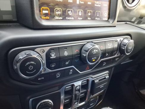 Used 2021 Jeep Wrangler Unlimited Rubicon AWD/4WD image 19