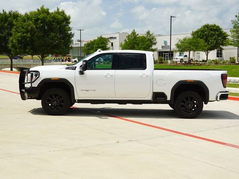 Used 2025 GMC Sierra 2500 AT4 w/ AT4 Premium Plus Package AWD/4WD image 2