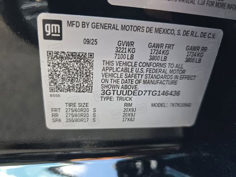 Used 2026 GMC Sierra 1500 SLT w/ SLT Premium Plus Package AWD/4WD image 39