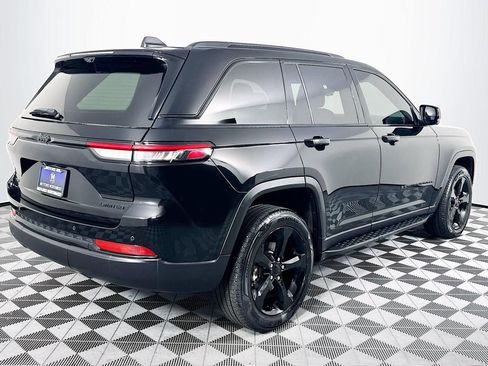 Used 2024 Jeep Grand Cherokee Limited w/ Luxury Tech Group II AWD/4WD image 26
