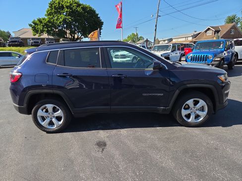 Certified 2021 Jeep Compass Latitude AWD/4WD image 2