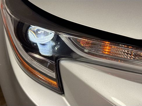 Used 2020 Toyota Corolla LE FWD image 35