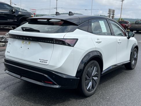 Used 2023 Nissan Ariya AWD/4WD image 6