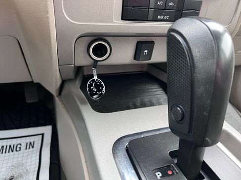 Used 2010 Ford Escape XLT image 24