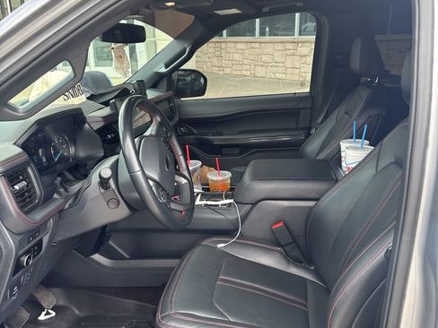 Used 2023 Ford Expedition Limited RWD image 6