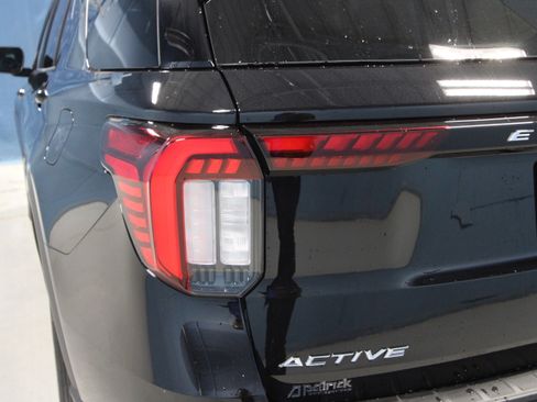 New 2026 Ford Explorer Active image 29