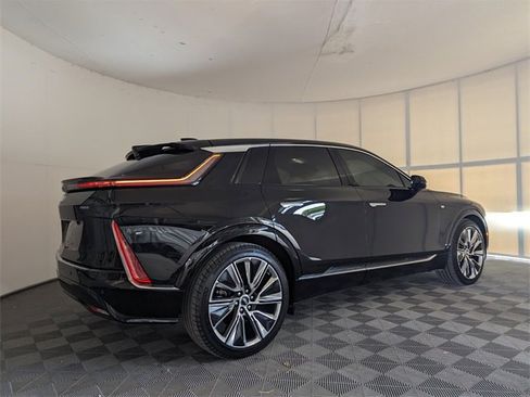 Used 2023 Cadillac Lyriq 2WD image 16