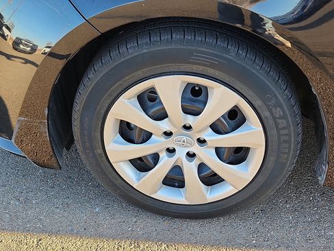 Used 2024 Toyota Corolla LE image 7