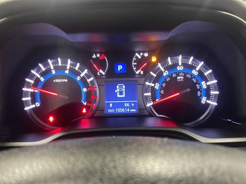 Used 2017 Toyota 4Runner SR5 AWD/4WD image 5