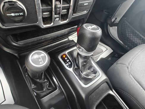 Used 2019 Jeep Wrangler Unlimited Sport S image 28