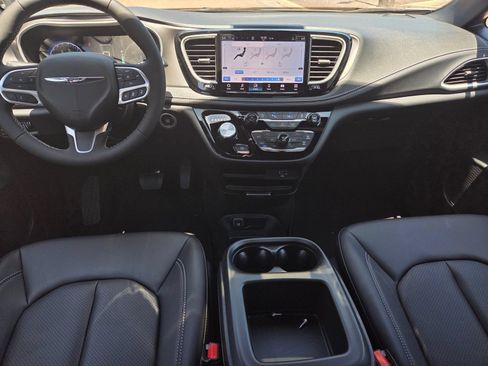 New 2026 Chrysler Pacifica Select FWD image 5