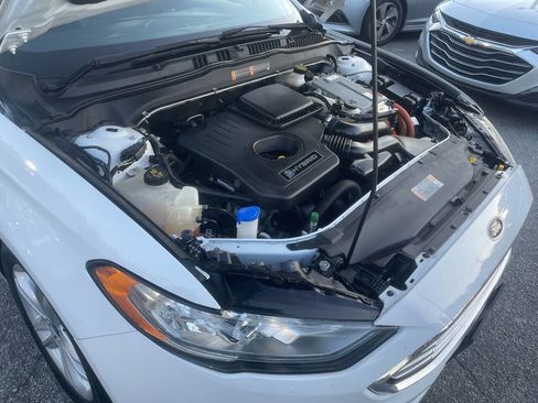 Used 2018 Ford Fusion SE FWD image 32
