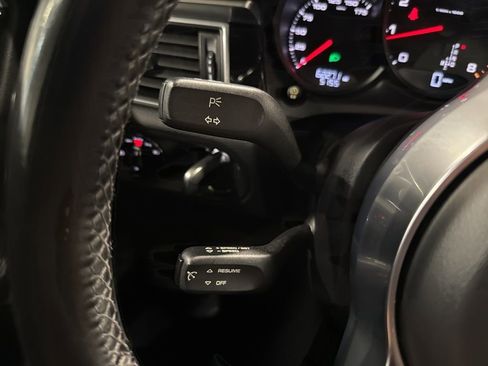 Used 2018 Porsche Macan image 22