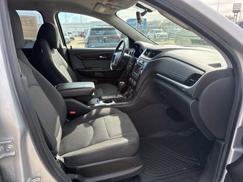Used 2017 Chevrolet Traverse LT image 23