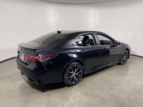 Certified 2024 Toyota Camry SE FWD image 3