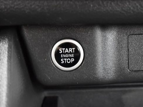 Used 2023 Nissan Rogue SV FWD image 29