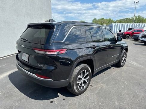 Used 2024 Jeep Grand Cherokee Limited w/ Trailer Tow Package AWD/4WD image 15