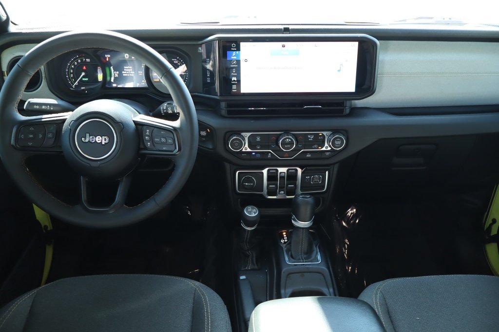 Used 2024 Jeep Wrangler Unlimited AWD/4WD image 26