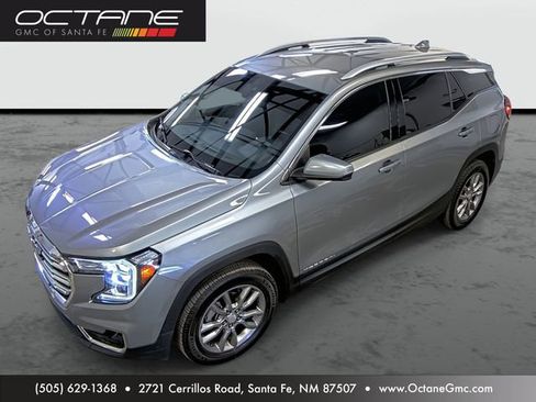 Used 2024 GMC Terrain SLT image 1