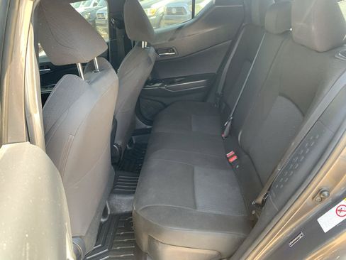 Used 2018 Toyota C-HR XLE FWD image 18