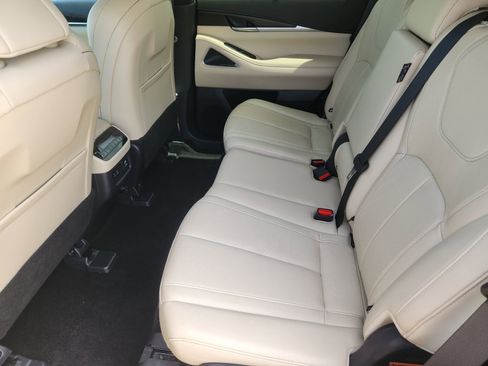 Used 2023 INFINITI QX60 Sensory w/ Cargo Package AWD/4WD image 33