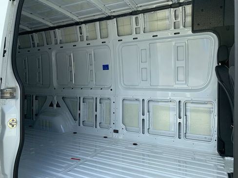 Used 2023 Mercedes-Benz Sprinter 2500 image 11