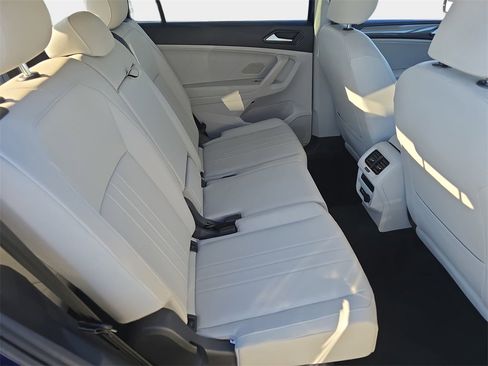 Used 2022 Volkswagen Tiguan SE image 13