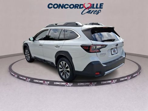 Certified 2023 Subaru Outback Touring AWD/4WD image 5