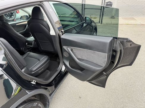 Used 2023 Tesla Model Y Long Range AWD/4WD image 34