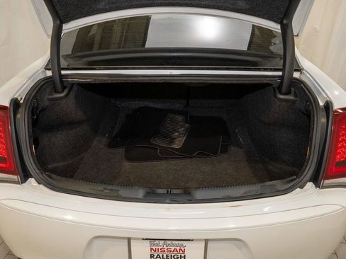 Used 2019 Chrysler 300 S image 5