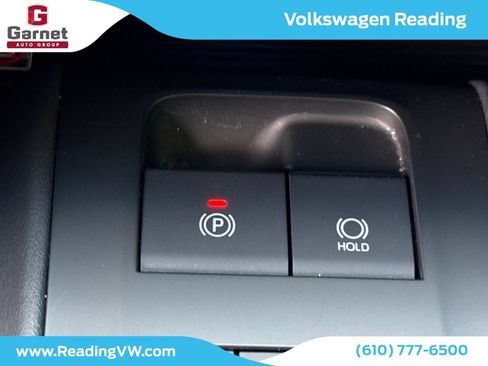 Used 2023 Toyota Venza LE AWD/4WD image 34