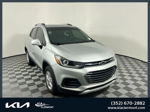 Used 2022 Chevrolet Trax LT w/ LT Convenience Package image 1