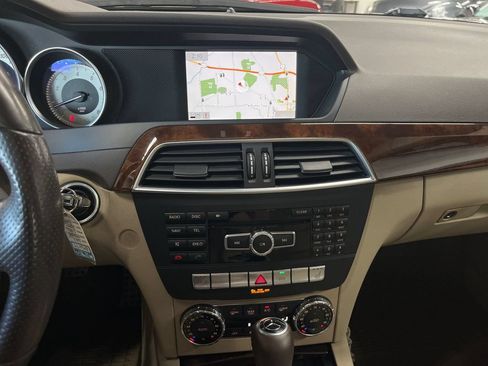 Used 2014 Mercedes-Benz C 300 4MATIC Sedan image 40