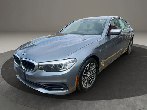 Used 2019 BMW 530e xDrive w/ Convenience Package AWD/4WD image 1
