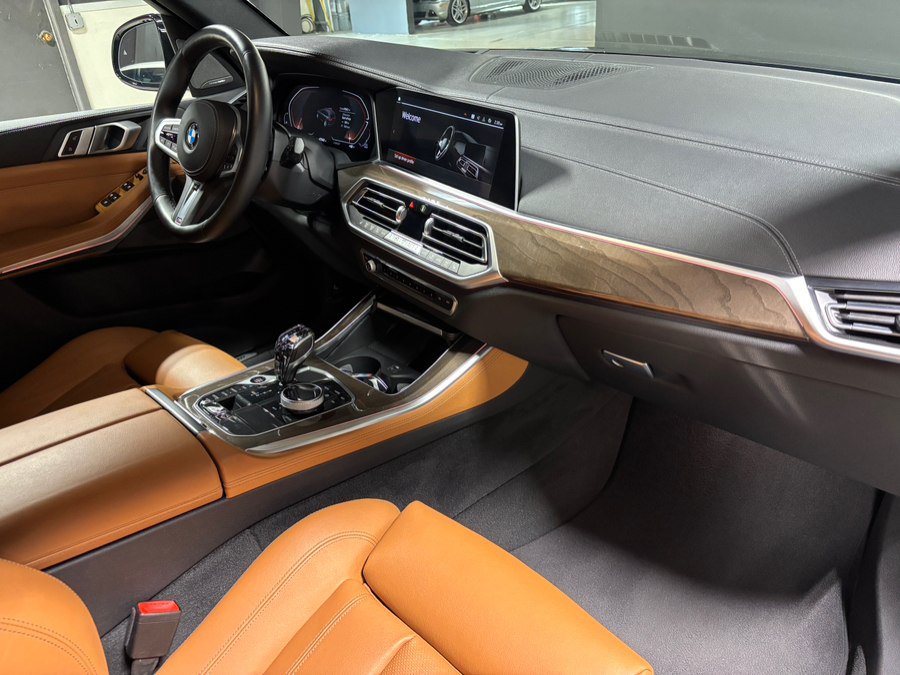 Used 2021 BMW X5 xDrive40i w/ M Sport Package AWD/4WD image 10