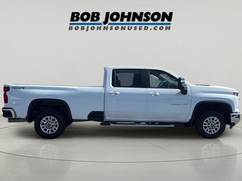 Used 2025 Chevrolet Silverado 2500 LT w/ Convenience Package AWD/4WD image 8