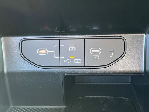 New 2025 Kia Sorento S FWD image 33