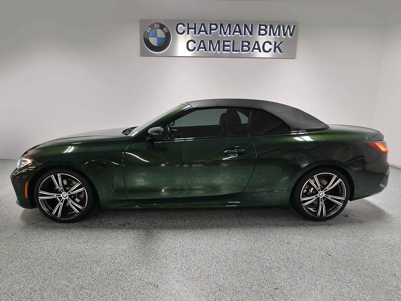 Used 2024 BMW 430i Convertible w/ M Sport Package RWD image 6