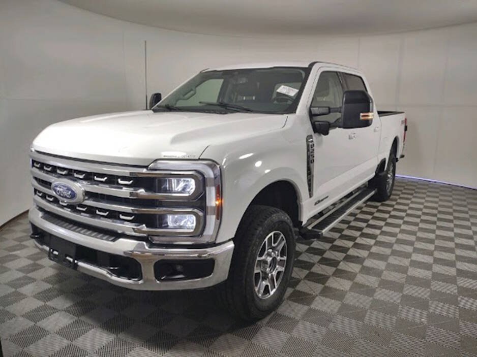 Used 2025 Ford F250 Lariat w/ FX4 Off-Road Package AWD/4WD image 5