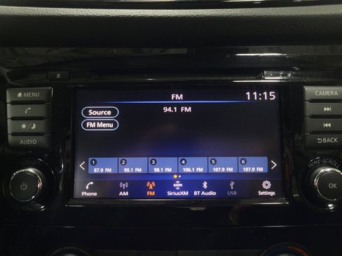 Used 2021 Nissan Rogue Sport S image 25