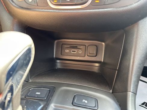 Used 2022 Chevrolet Equinox RS w/ RS Leather Package image 43