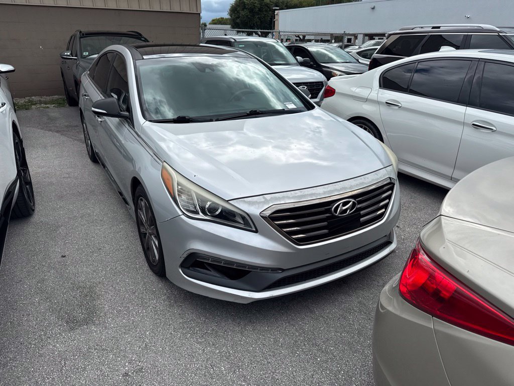 Used 2016 Hyundai Sonata Limited w/ Option Group 05 FWD image 2