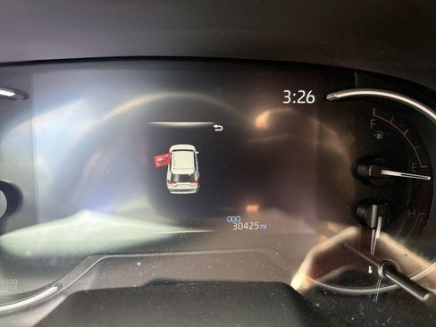 Used 2024 Toyota RAV4 LE FWD image 5