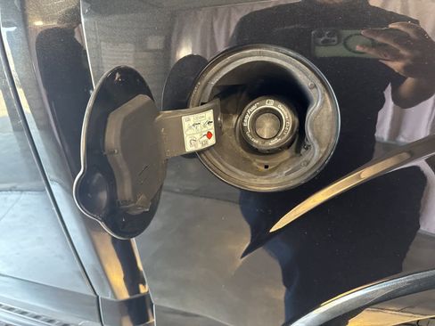 Used 2015 Ford F150 Lariat w/ Equipment Group 502A Luxury image 11