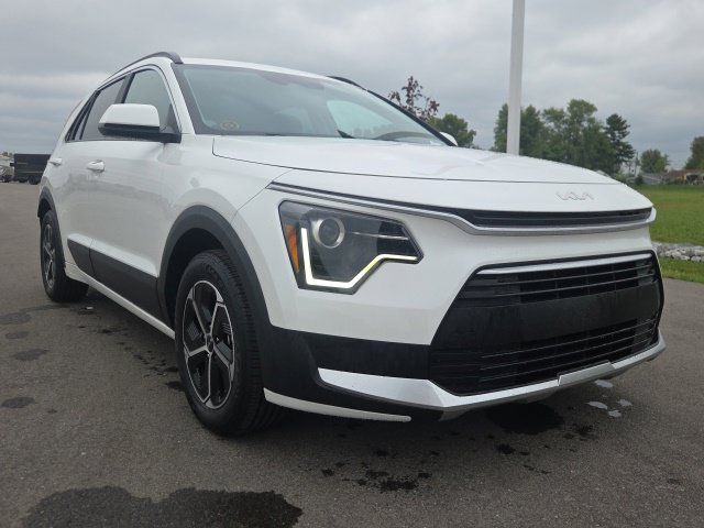 Used 2024 Kia Niro LX FWD 360° Tour